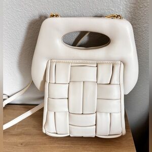 Elegant White Woven Handbag